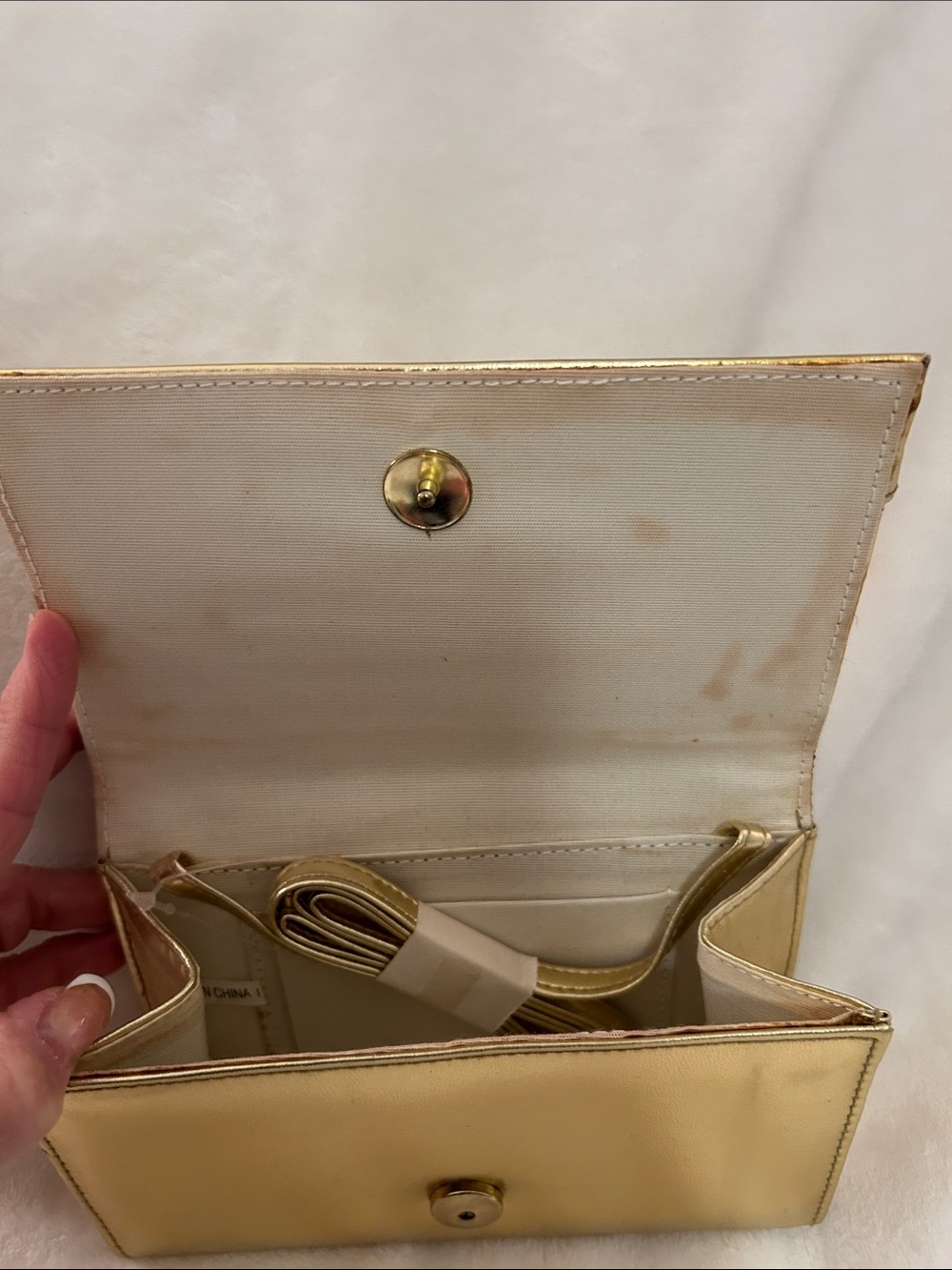 Vintage Metallic Gold Wave-Accent Evening Clutch w/ crossbody strap - Picture 3 of 7